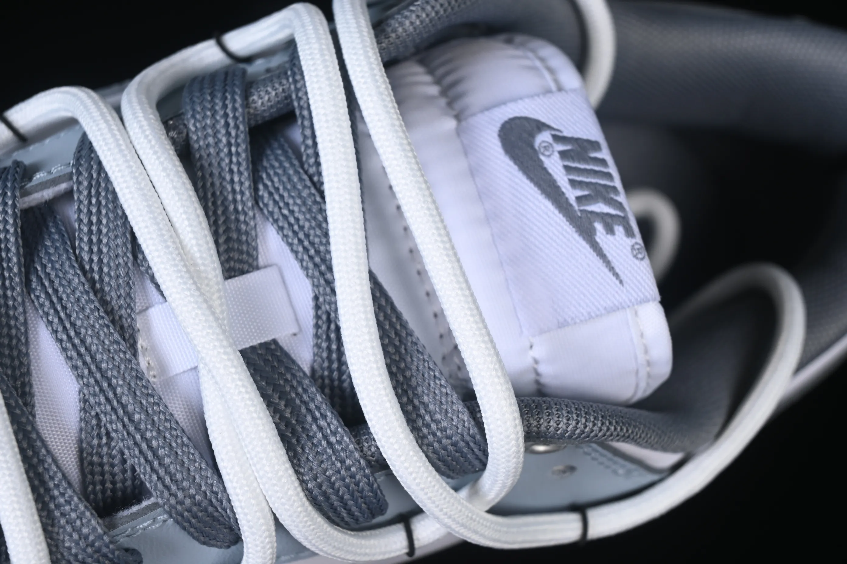 All categories Nk SB Dunk Series Nk SB Dunk Low High-end customized low-top sneakers Nike SB Dunk Low "Just Do it" white and blue straps Anniversary high-end customized low-top casual sneakers BG0510-058